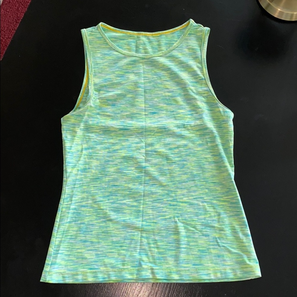 Women’s sport shirt